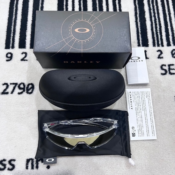 Oakley Sutro Low Bridge OO9406-B537 Polished Clear Frames w/ Prizm 24K Gold Lens - Picture 2 of 13